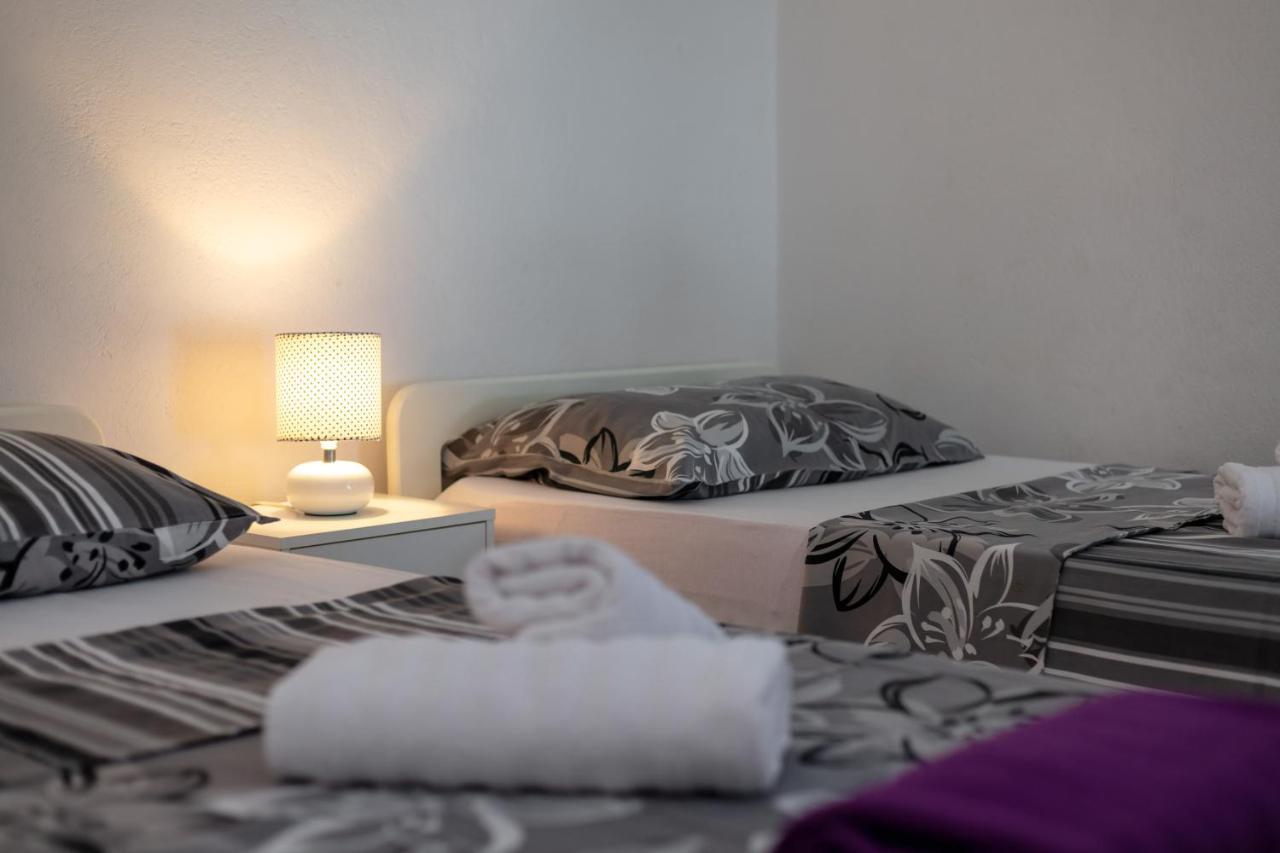 Holiday Home Barbara Трогір Екстер'єр фото