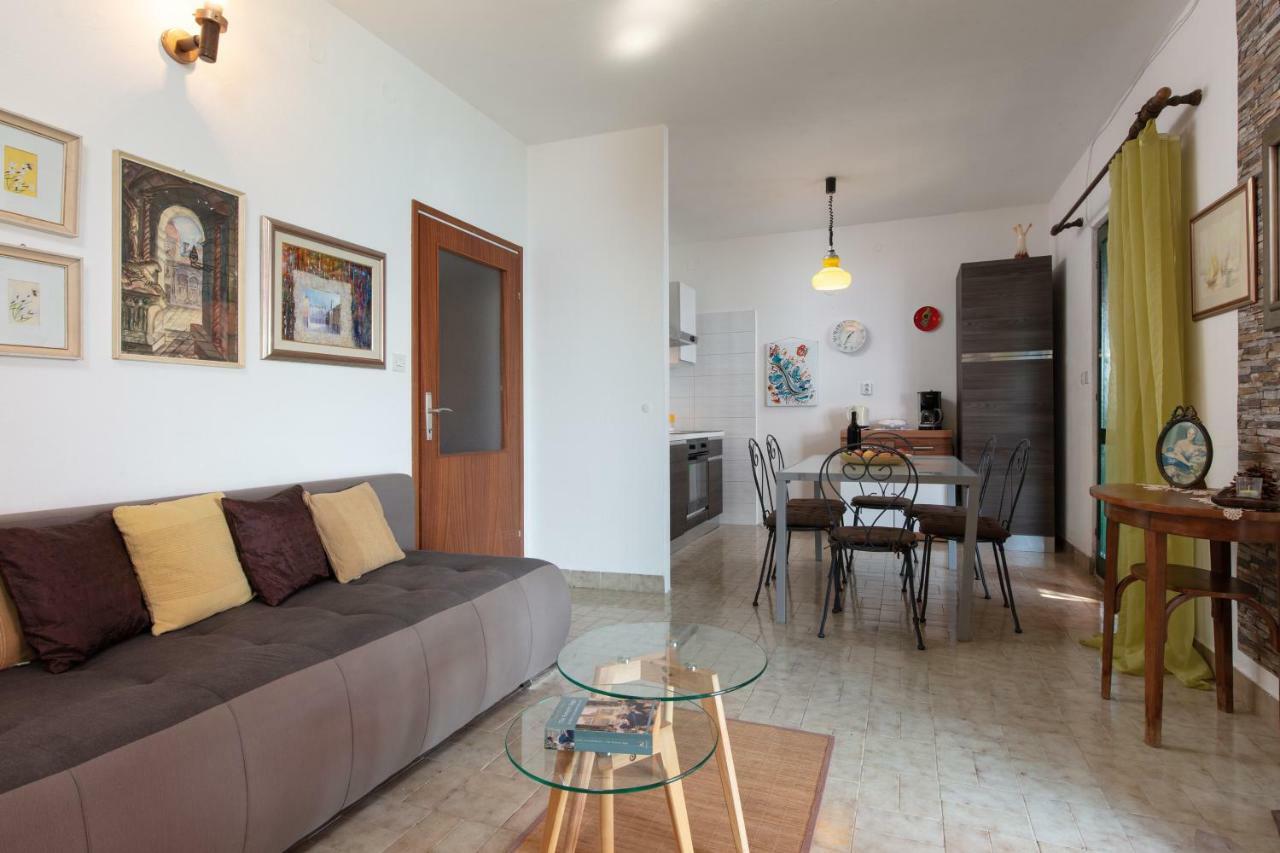 Holiday Home Barbara Трогір Екстер'єр фото