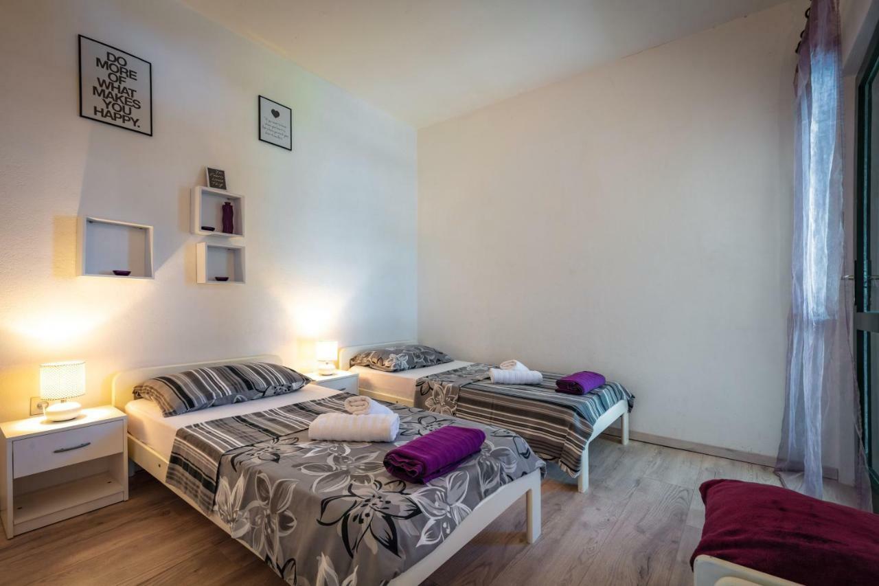 Holiday Home Barbara Трогір Екстер'єр фото